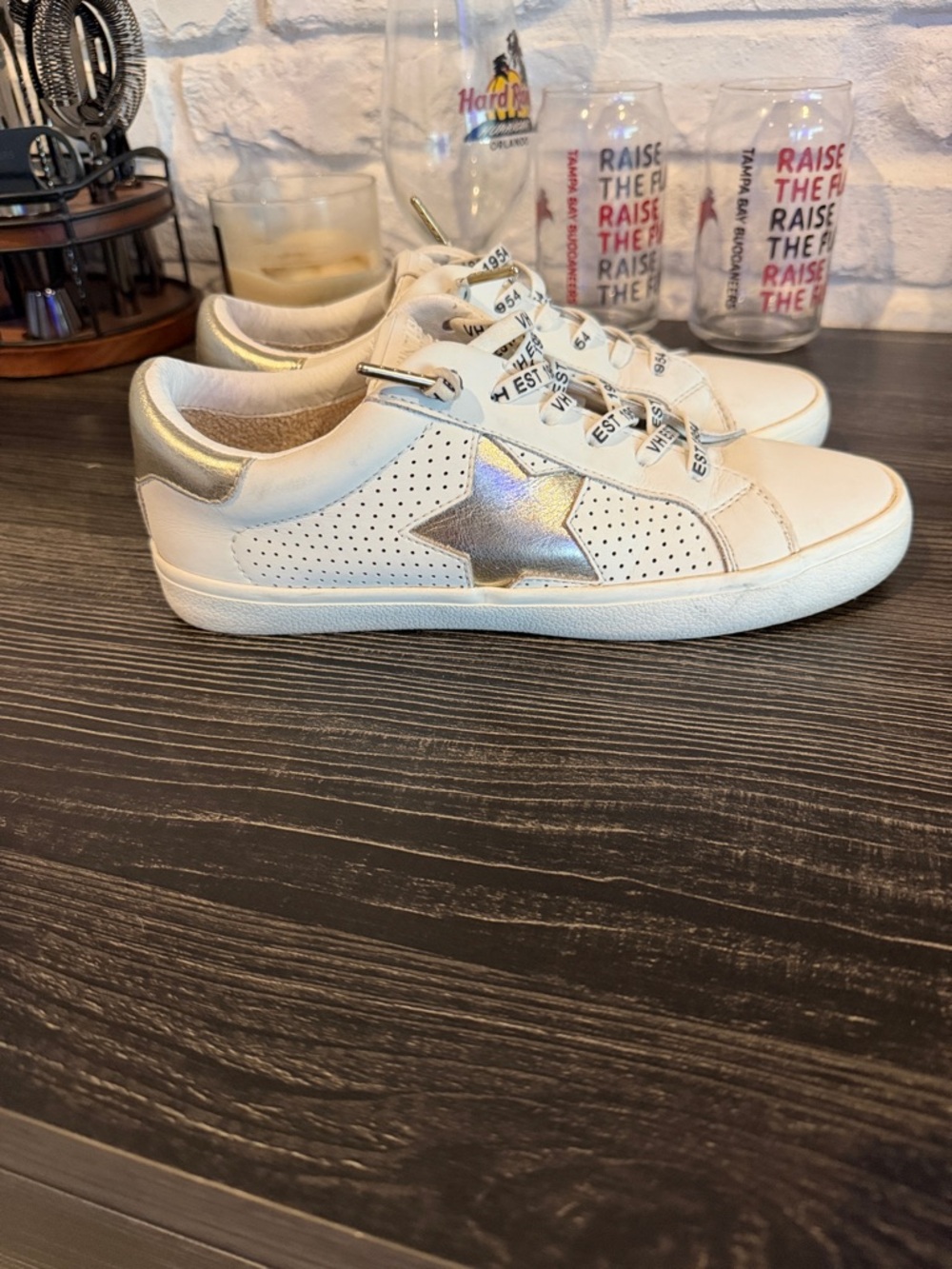 Vintage Havana White Sneakers with Metallic Star Accent - Picture 2 of 7